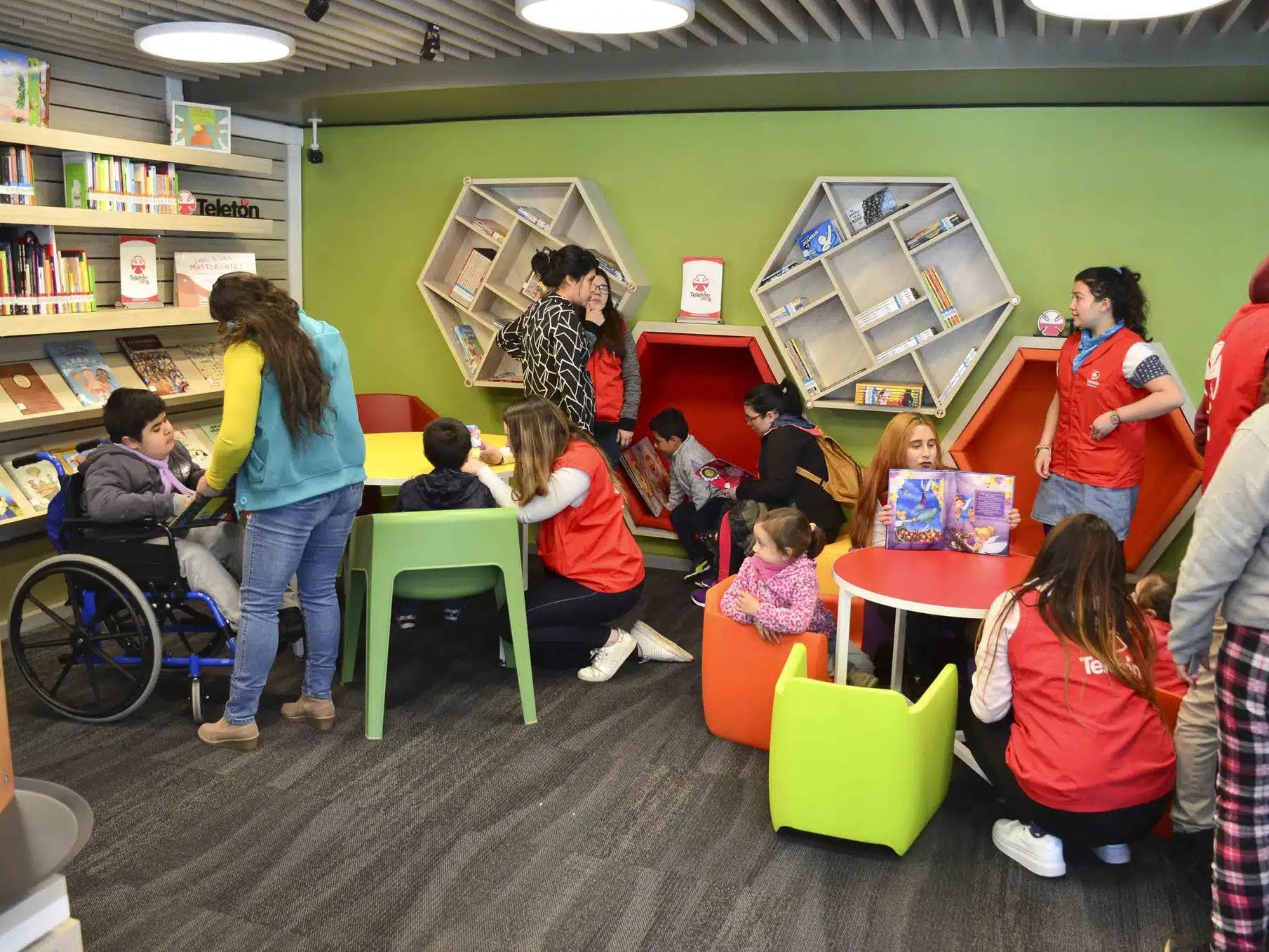 Bibliotecas en institutos Teletón