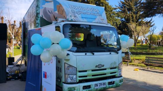 Día Nacional del Bibliomóvil en Aysén contó con presentaciones en Coyhaique, Balmaceda y Puerto Chacabuco