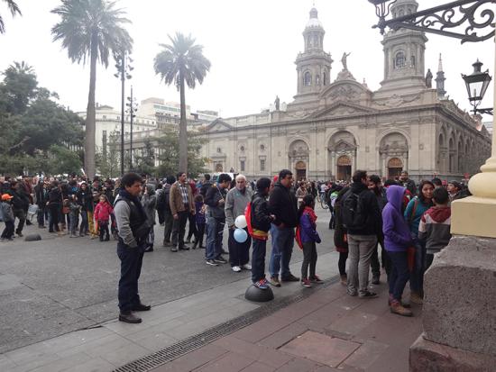 Público esperando visitar el Museo Histórico Nacional.