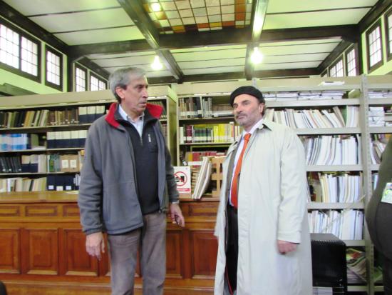 El Director Nacional Dibam, Ángel Cabeza, junto a Mario Elgueta, Director (s) del MNHN.