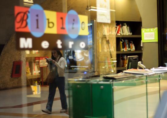 Módulo de Bibliometro en Estación Plaza Egaña.